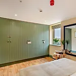 1 Bed In Richmond Oc-94696